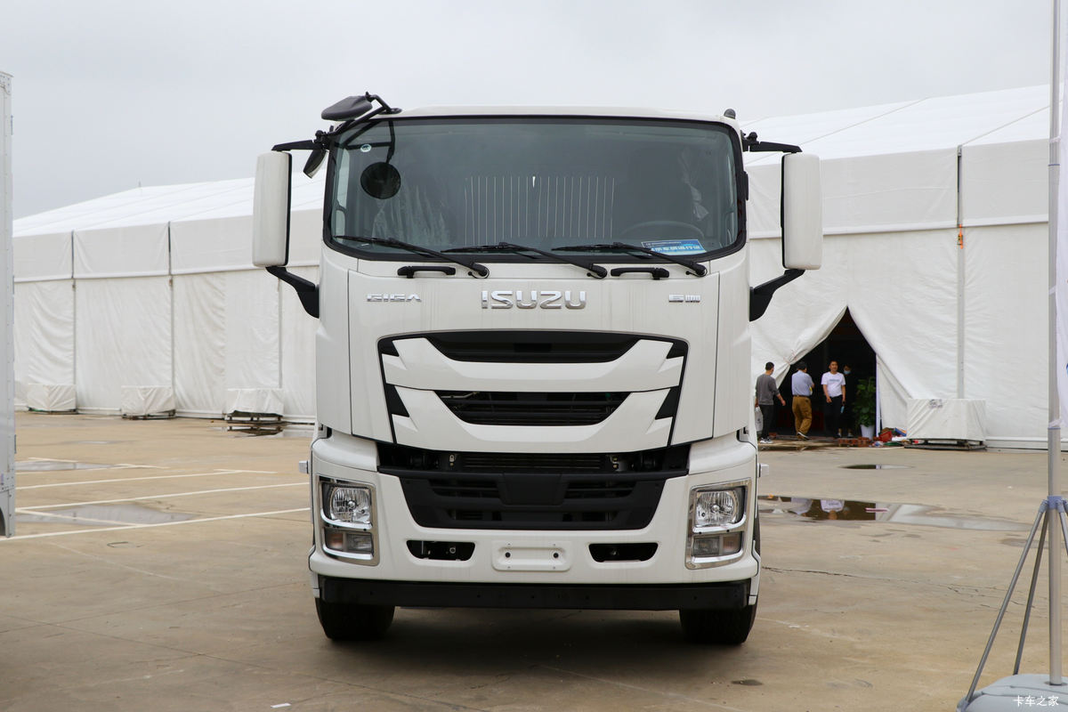 Qingling ISUZU GIGA 520HP 8x4 Special Operation Vehicle Chassis (China National VI Emission Standard)