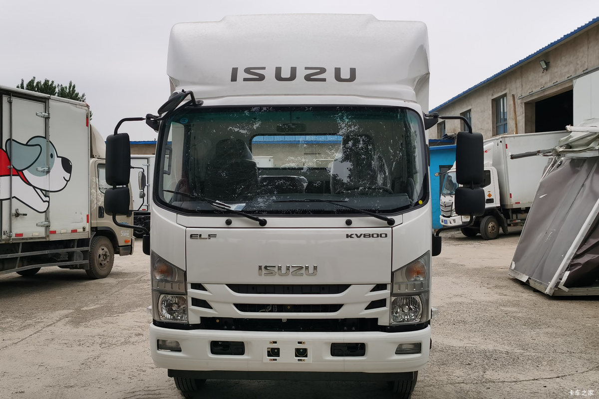 Qingling Isuzu KV800 150 HP 5.585m Single-Row Box Light Truck