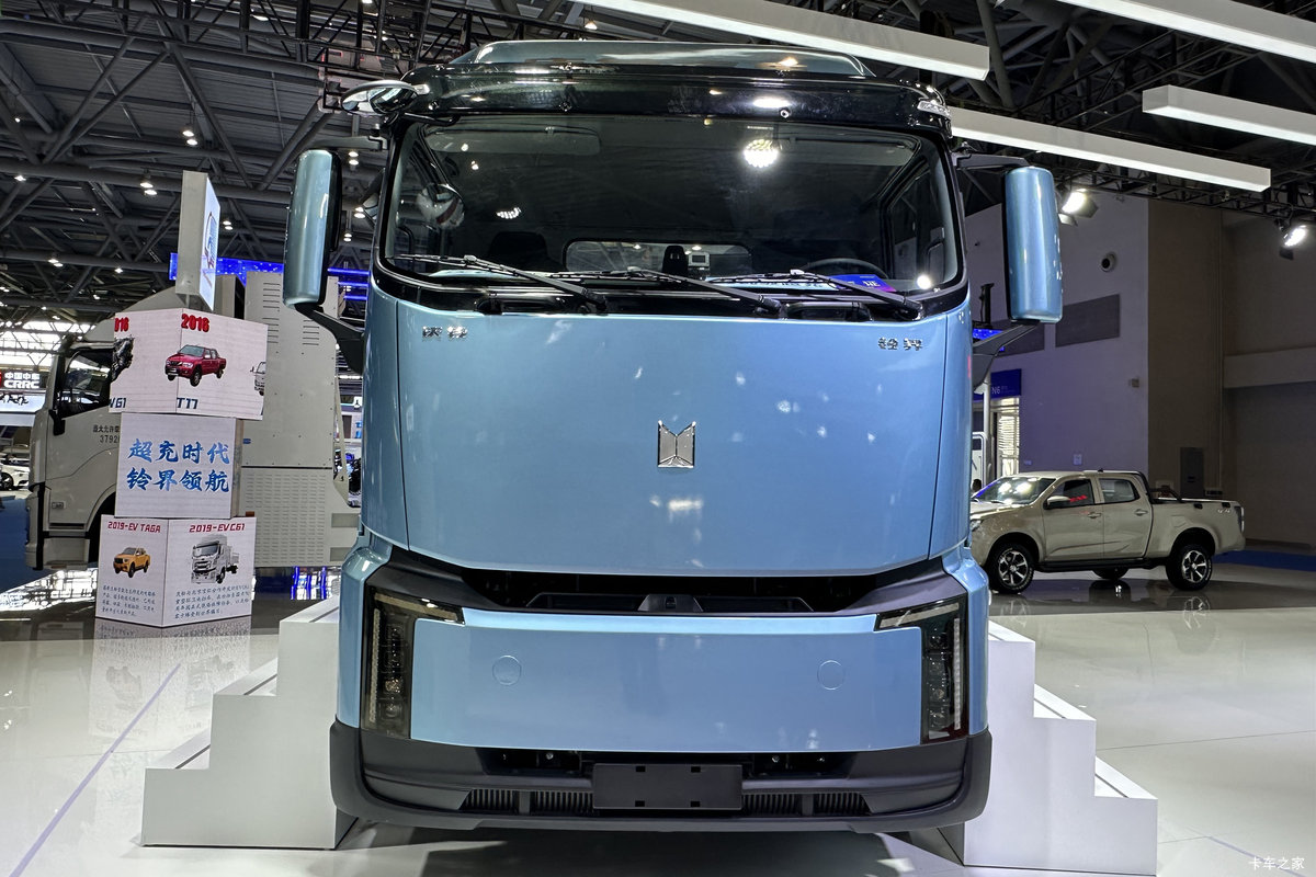 Qingling Isuzu Lingjie 6×4 Pure Electric Tractor, Sunwoda 352kWh