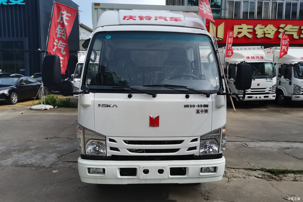 Qingling Linka 2.5L Diesel 131 HP Isuzu 5-speed 2.56m Double Row Box Light Truck